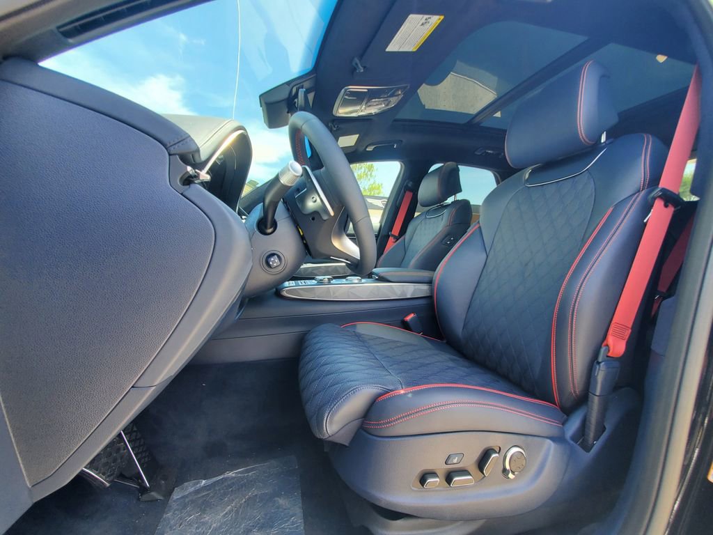 New 2025 Genesis GV70 3.5T Sport w/ Sport Advanced Package image 6
