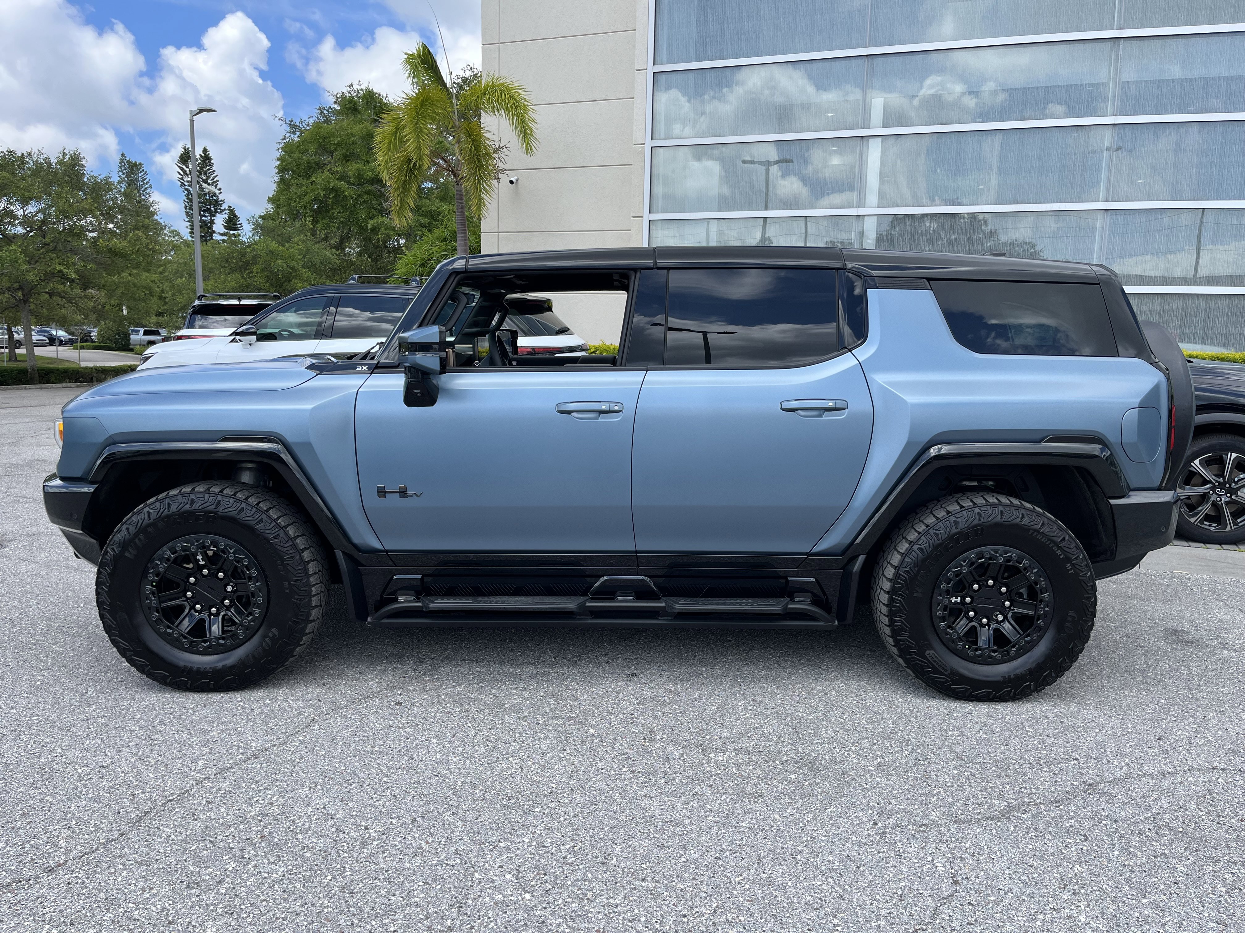 Used 2024 GMC Hummer EV 3X w/ Omega Edition AWD/4WD image 5