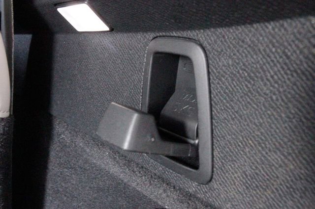 Certified 2024 Volvo XC90 T8 Ultimate w/ Protection Package Premier image 32