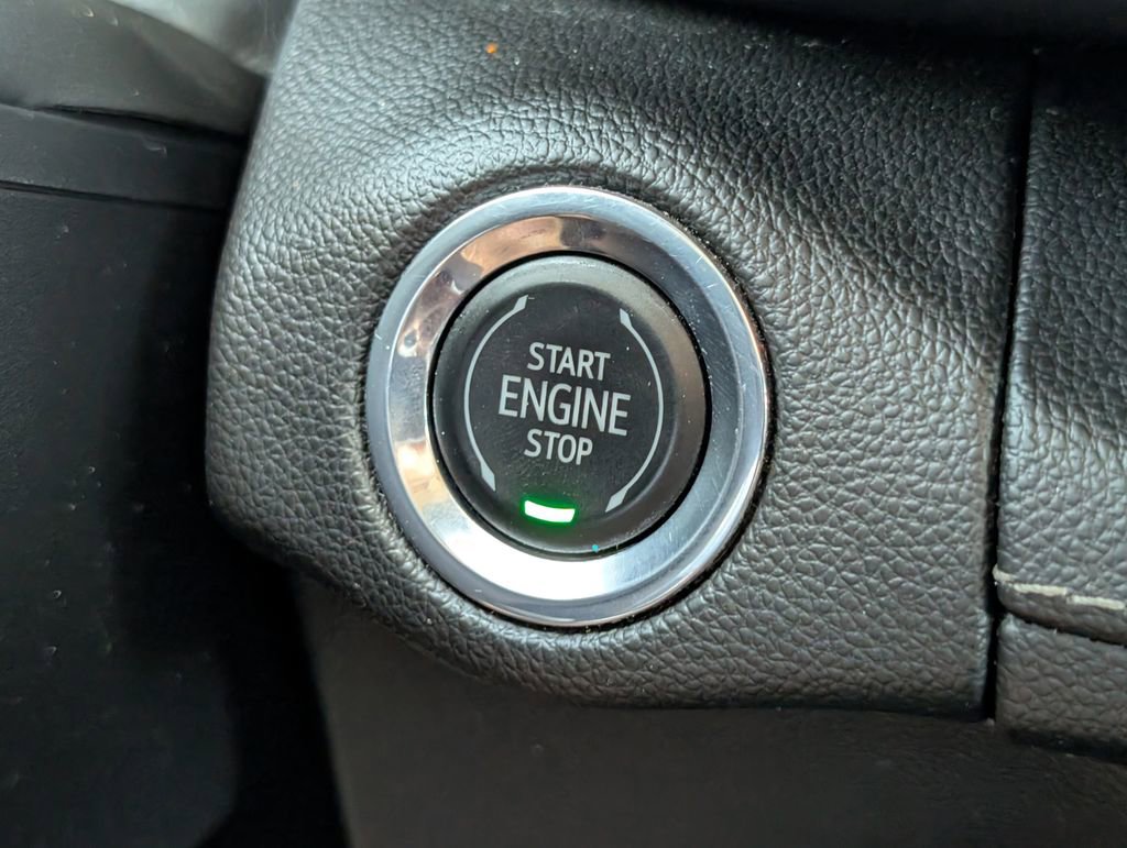 Used 2022 Buick Envision Avenir w/ Safety Package FWD image 31