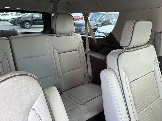 Used 2023 GMC Yukon XL Denali AWD/4WD image 18