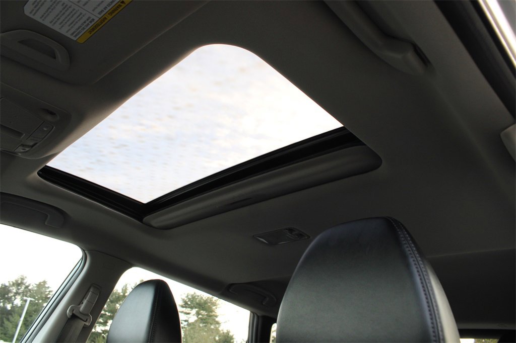 Used 2018 Nissan Rogue Sport SL w/ SL Premium Package image 23