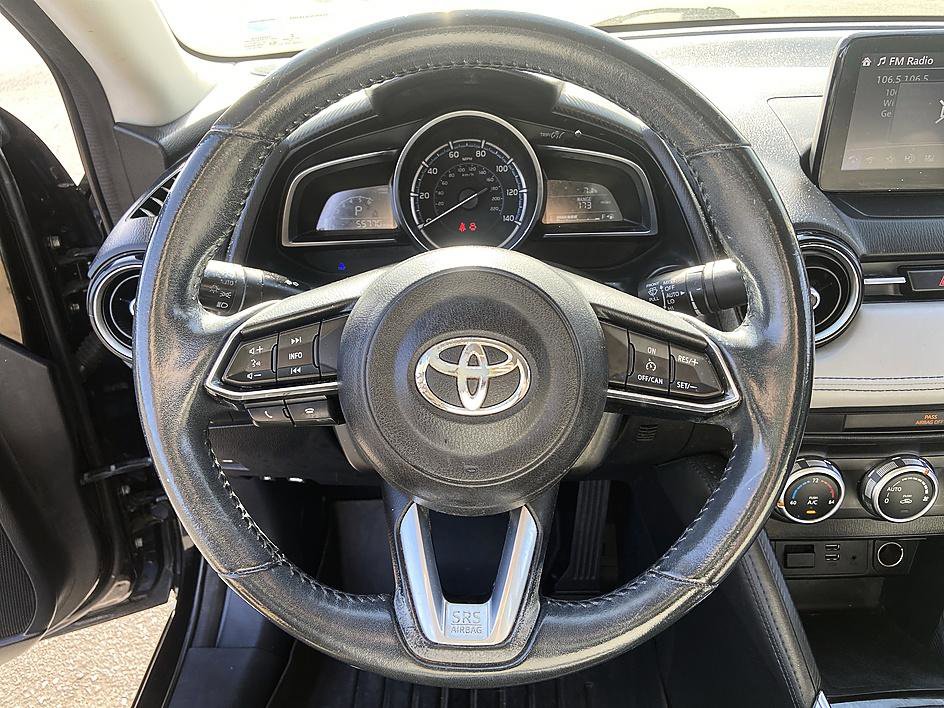 Used 2019 Toyota Yaris XLE image 13