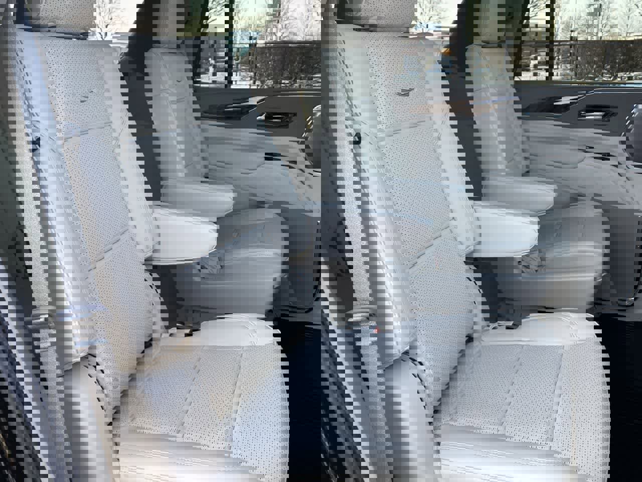 Certified 2024 Cadillac Escalade Sport Platinum w/ LPO, ONYX Package image 15