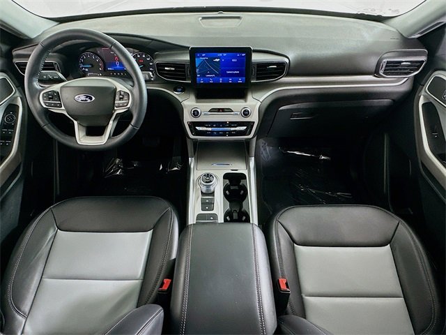 Used 2022 Ford Explorer XLT w/ Equipment Group 202A image 14