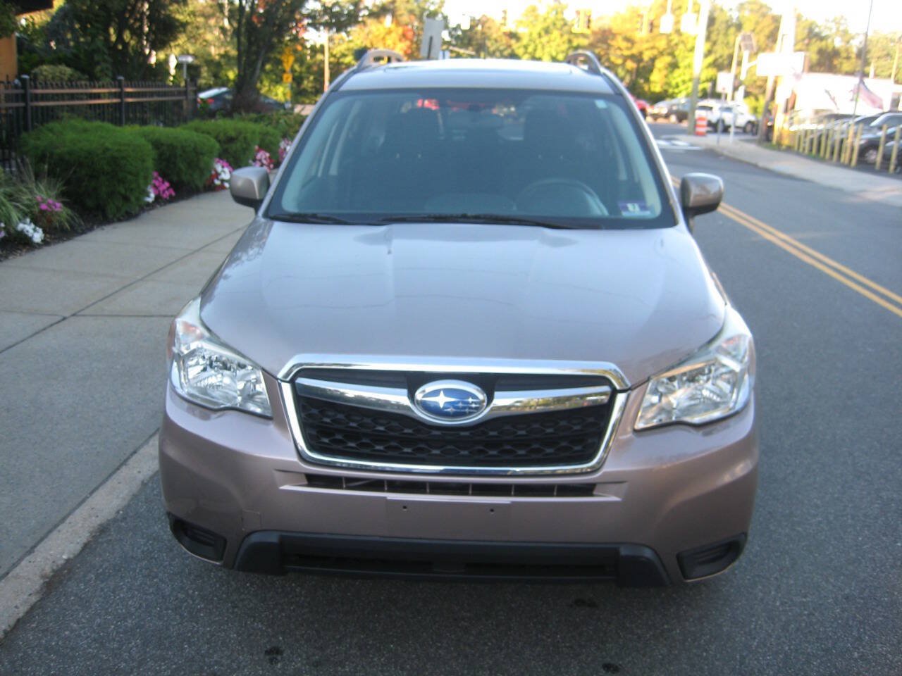 Used 2015 Subaru Forester 2.5i Premium w/ All-Weather Package AWD/4WD image 2