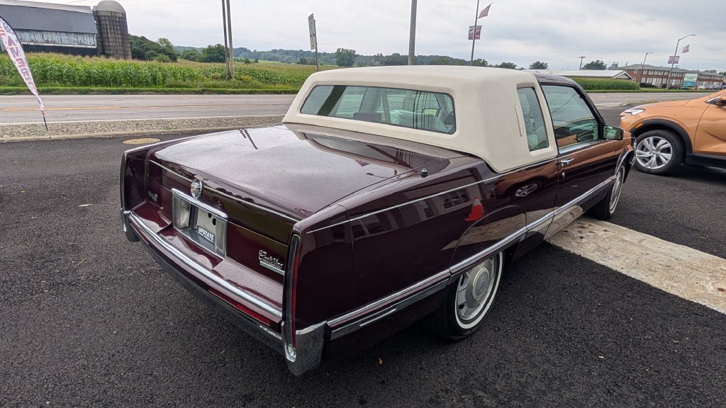 Used 1992 Cadillac Fleetwood Coupe FWD image 5