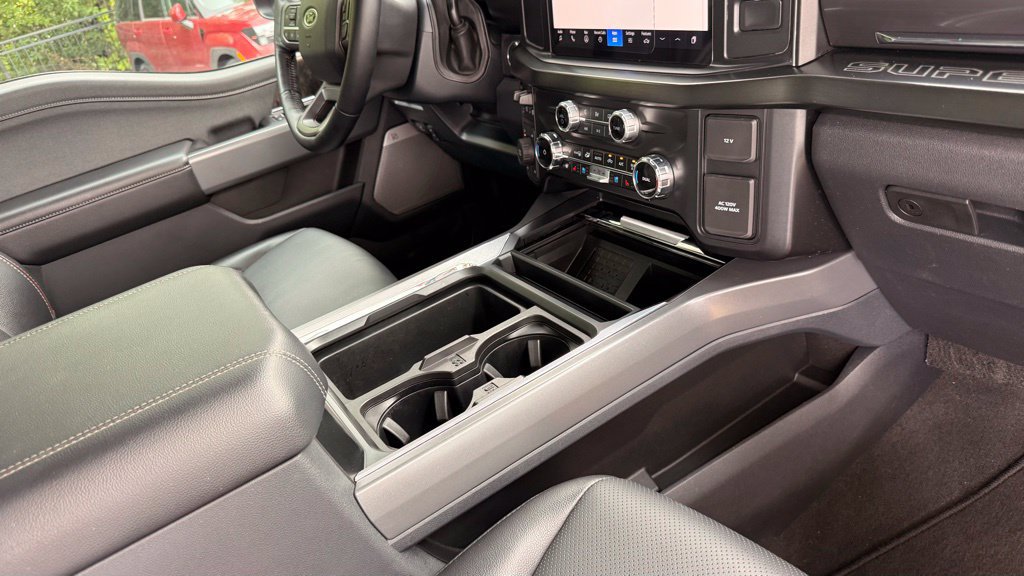 Used 2024 Ford F250 Lariat w/ Black Appearance Package AWD/4WD image 43
