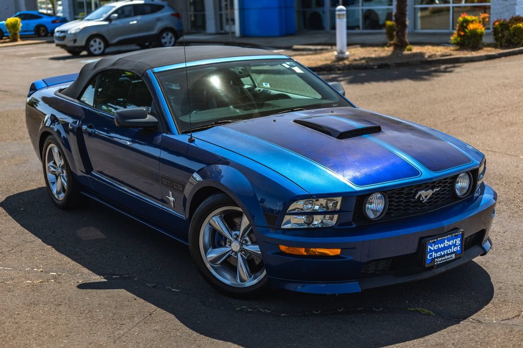 Used 2007 Ford Mustang GT Premium RWD image 2