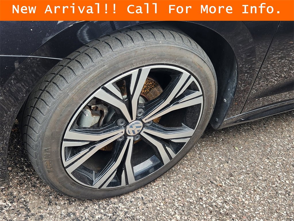 Used 2021 Volkswagen Passat 2.0T SE image 4