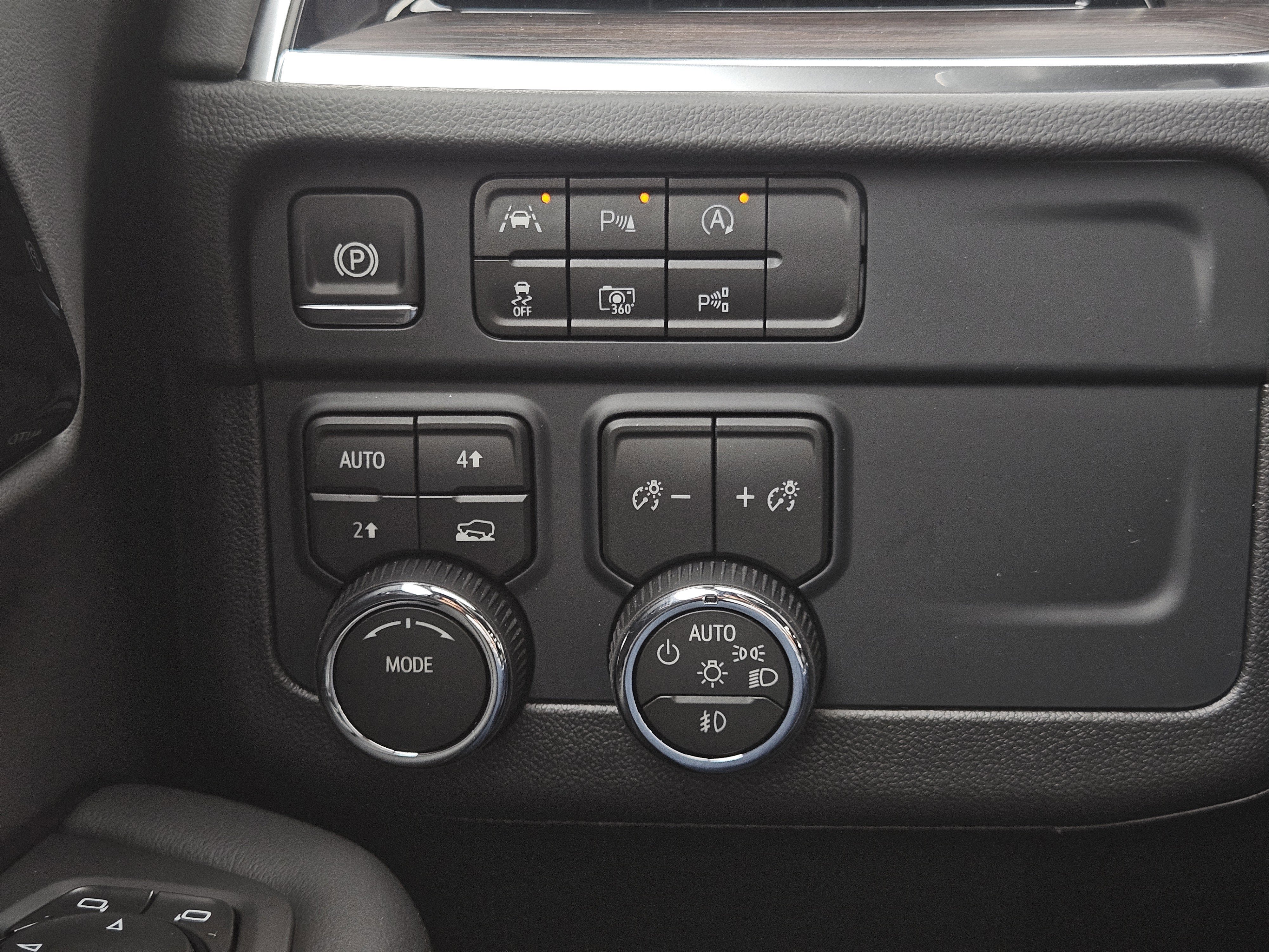 New 2026 Chevrolet Tahoe LT w/ Comfort Package AWD/4WD image 24