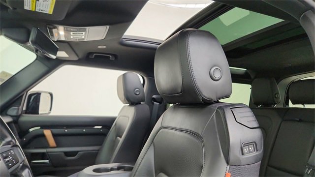 Used 2022 Land Rover Defender 90 X image 27