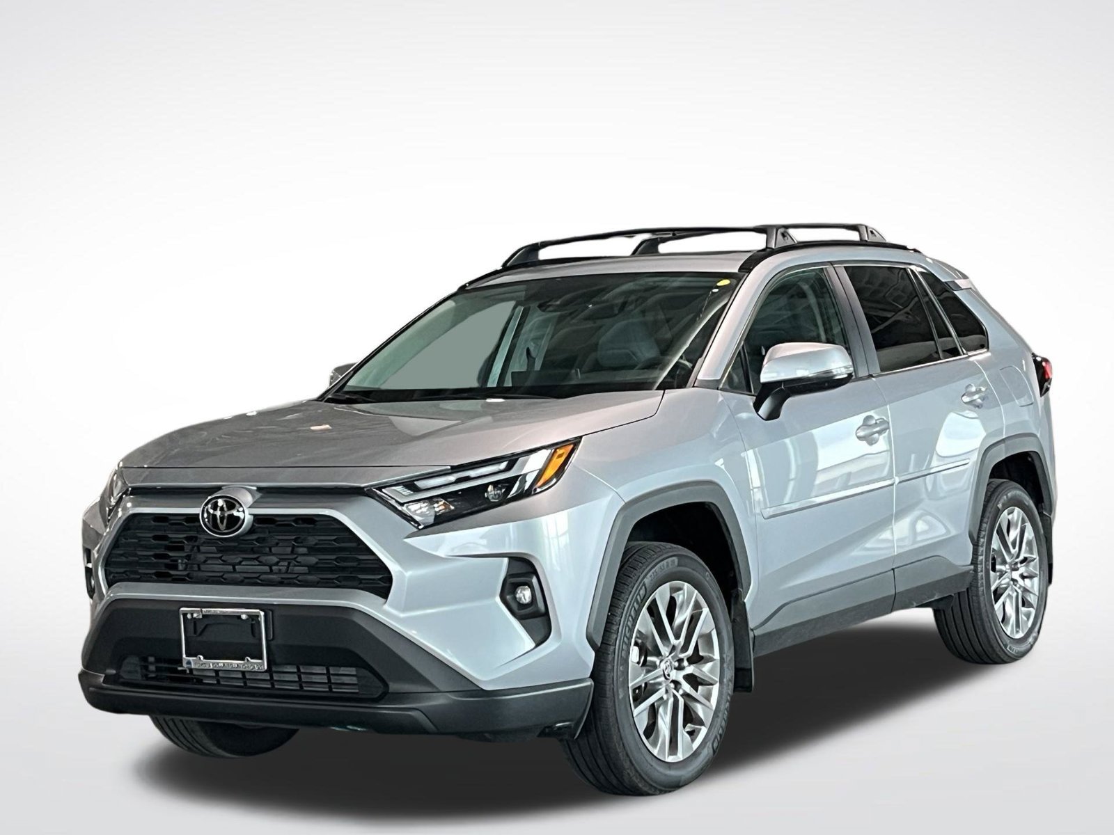 Used 2025 Toyota RAV4 XLE Premium w/ Weather Package AWD/4WD image 4