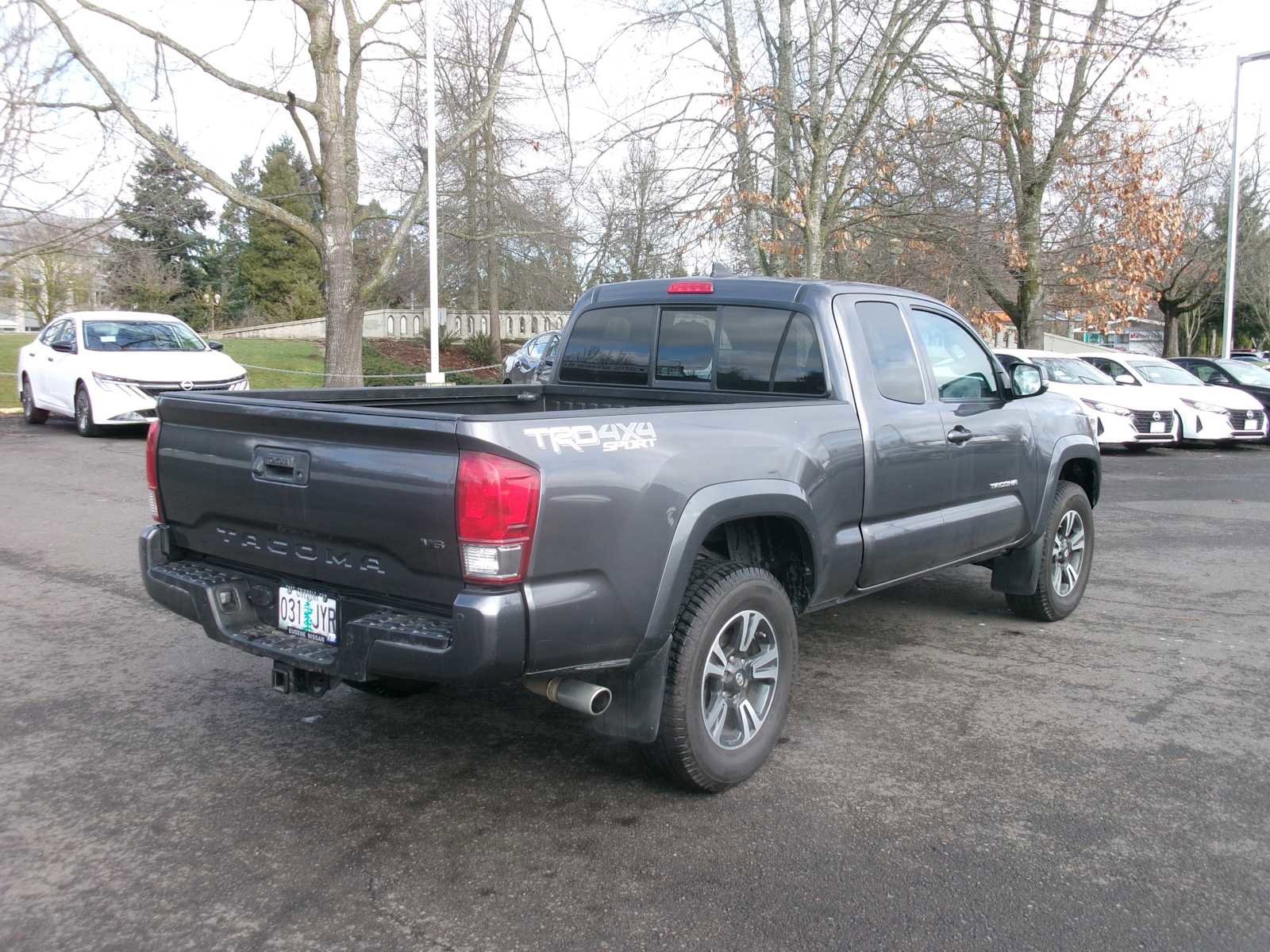 Used 2017 Toyota Tacoma TRD Sport w/ Premium & Technology Package image 5