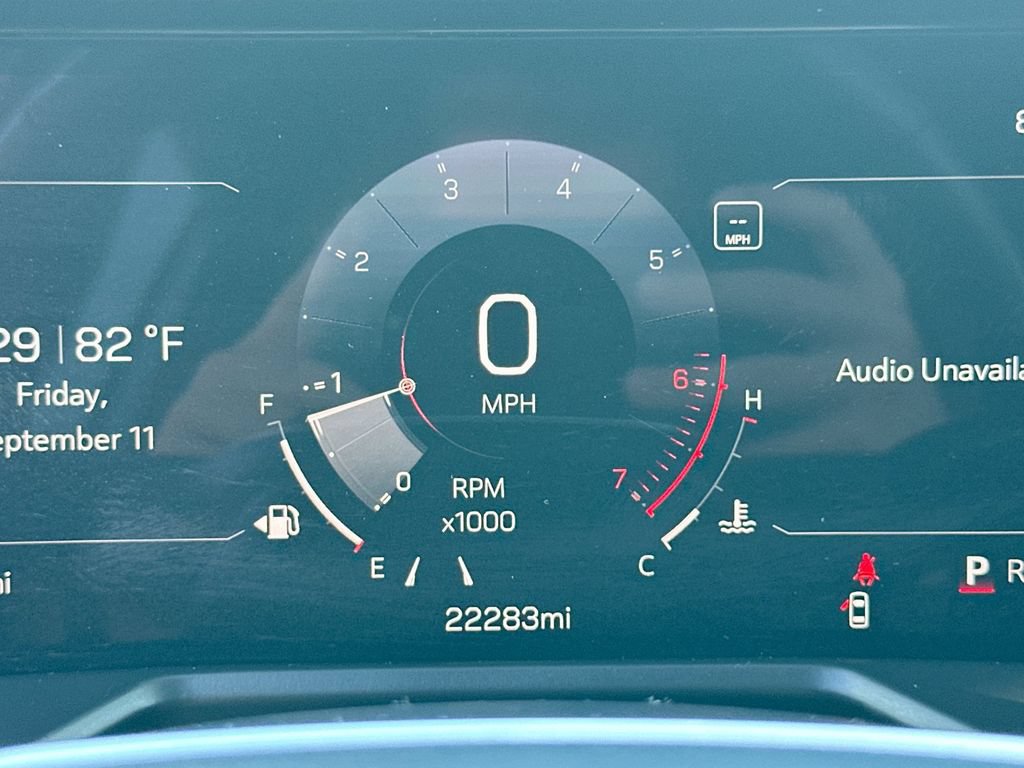Used 2026 GMC Acadia Elevation w/ Elevation Premium Package FWD image 12
