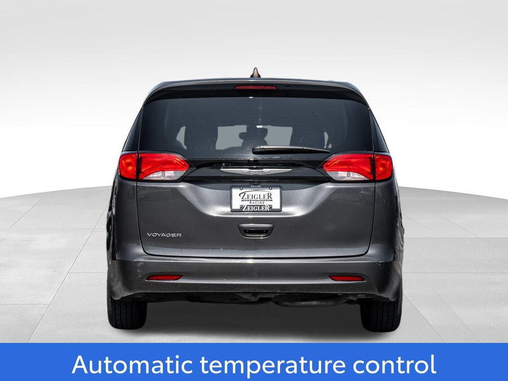 Used 2023 Chrysler Voyager LX FWD image 6