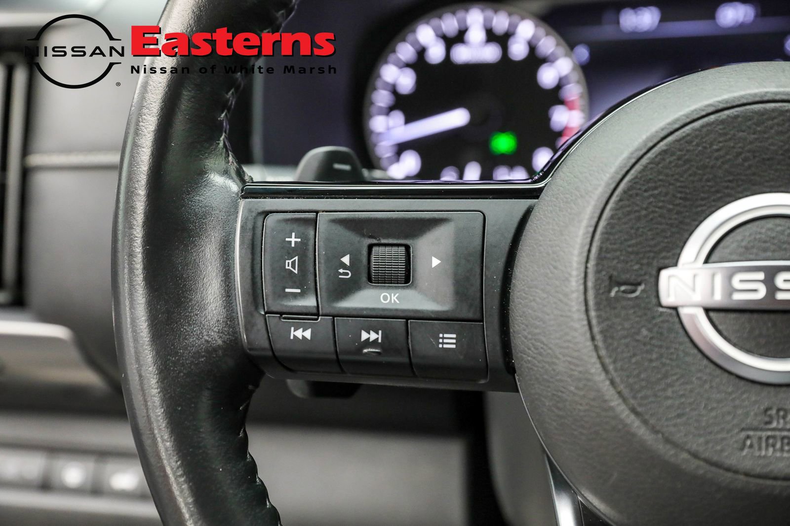 Used 2023 Nissan Pathfinder SL image 28