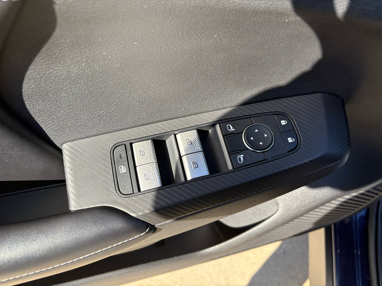 Used 2022 Mitsubishi Outlander SE image 13