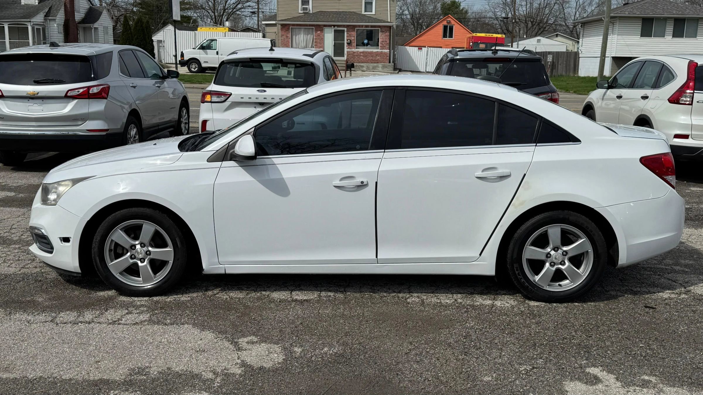 Used 2015 Chevrolet Cruze LT w/ Technology Package image 2