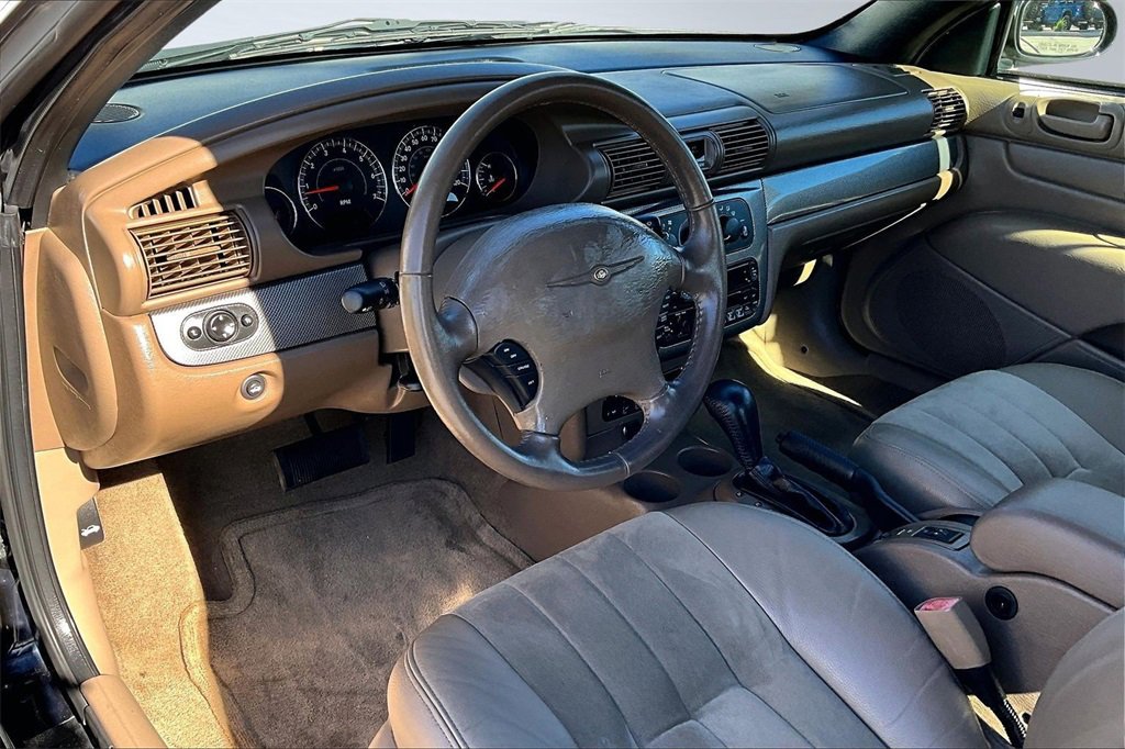 Used 2004 Chrysler Sebring LXi image 3
