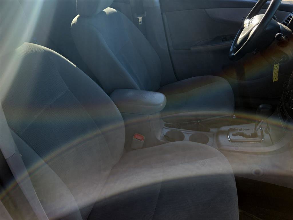 Used 2013 Toyota Corolla LE FWD image 12