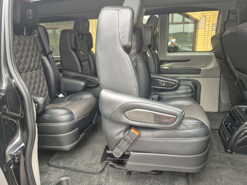 Used 2025 GMC Savana 2500 Extended w/ Driver Convenience Package RWD image 30