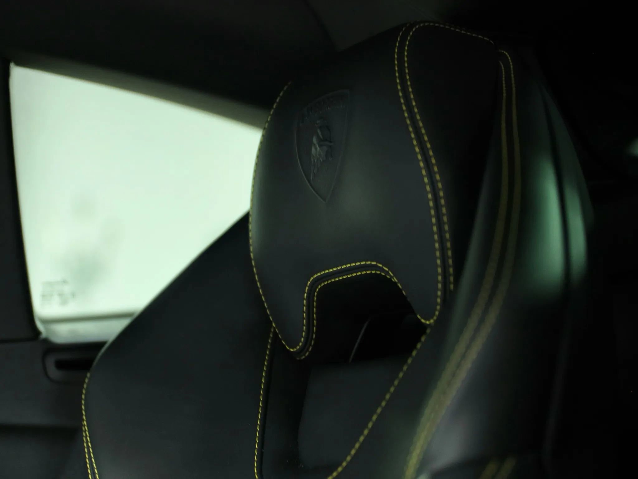 Used 2015 Lamborghini Huracan LP 610-4 image 38