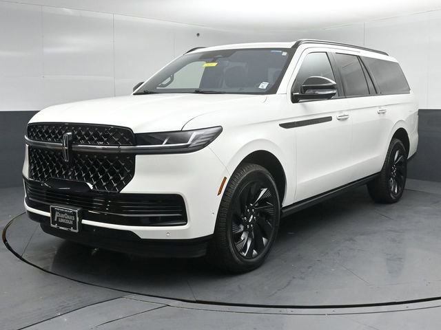 Used 2025 Lincoln Navigator L Reserve w/ Jet Appearance Package image 3