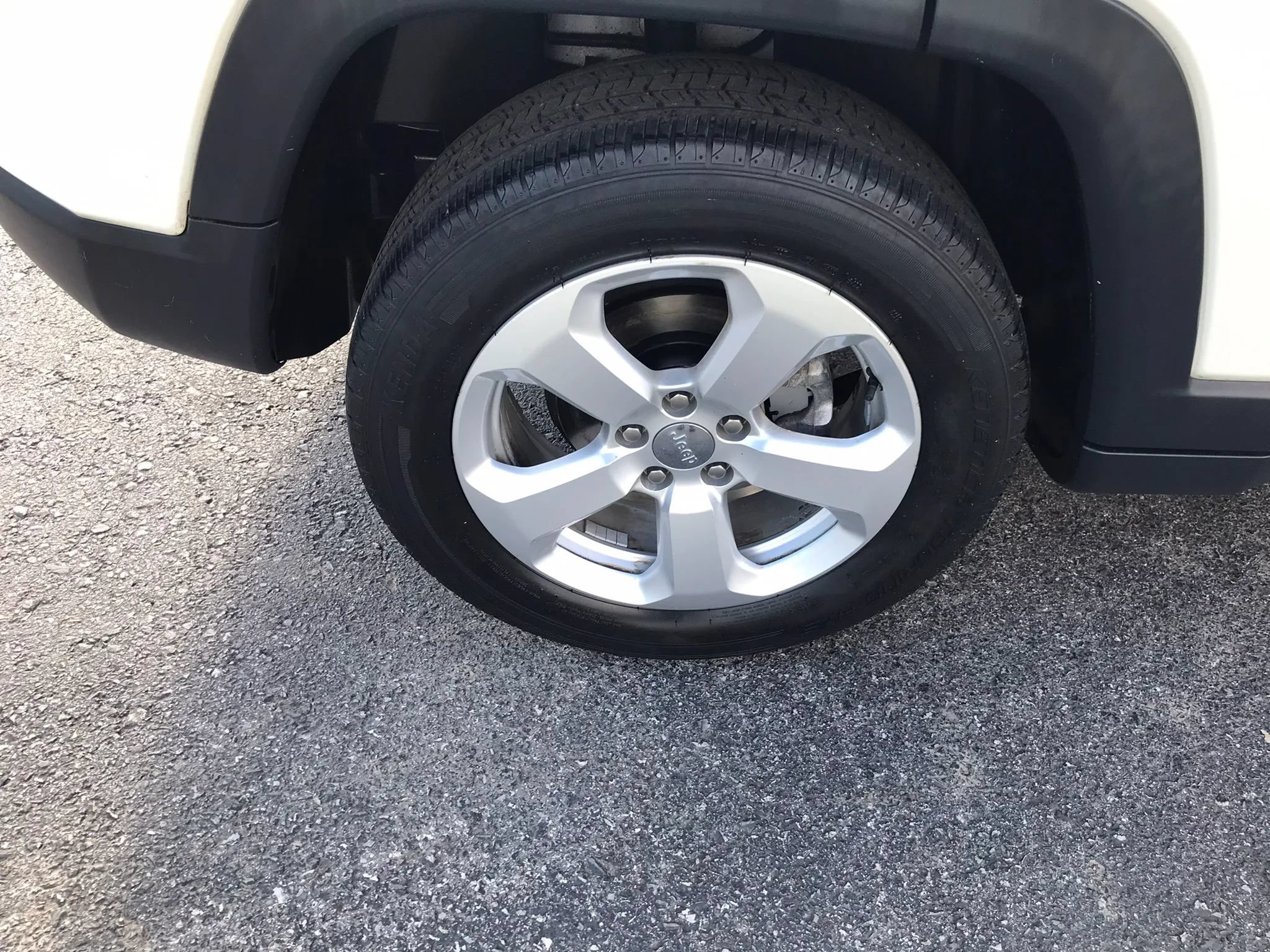 Used 2019 Jeep Compass Latitude w/ Popular Equipment Group AWD/4WD image 43