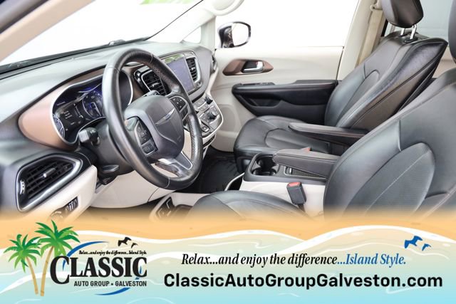 Used 2019 Chrysler Pacifica Touring-L Plus FWD image 14