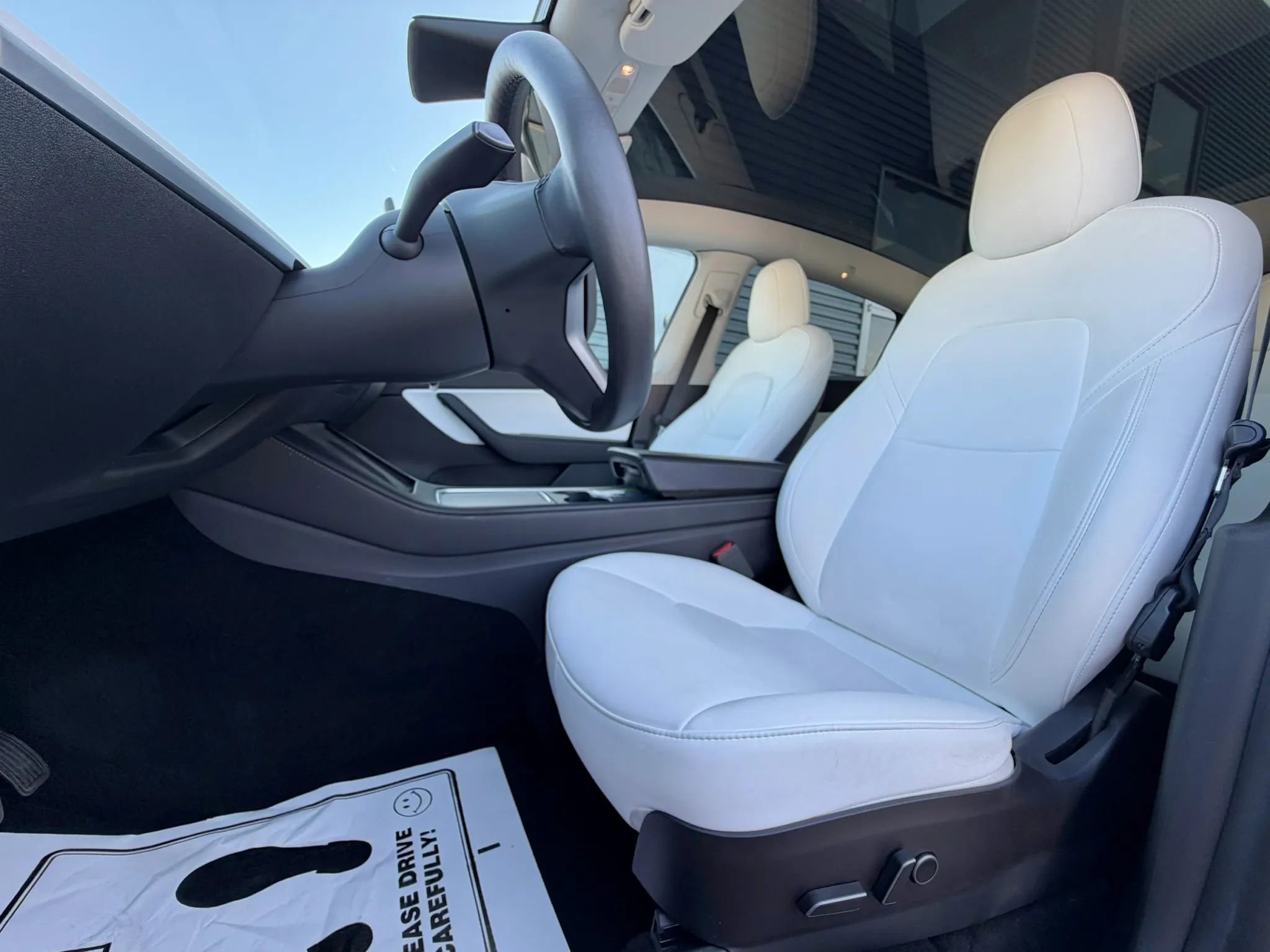 Used 2021 Tesla Model Y Long Range image 23