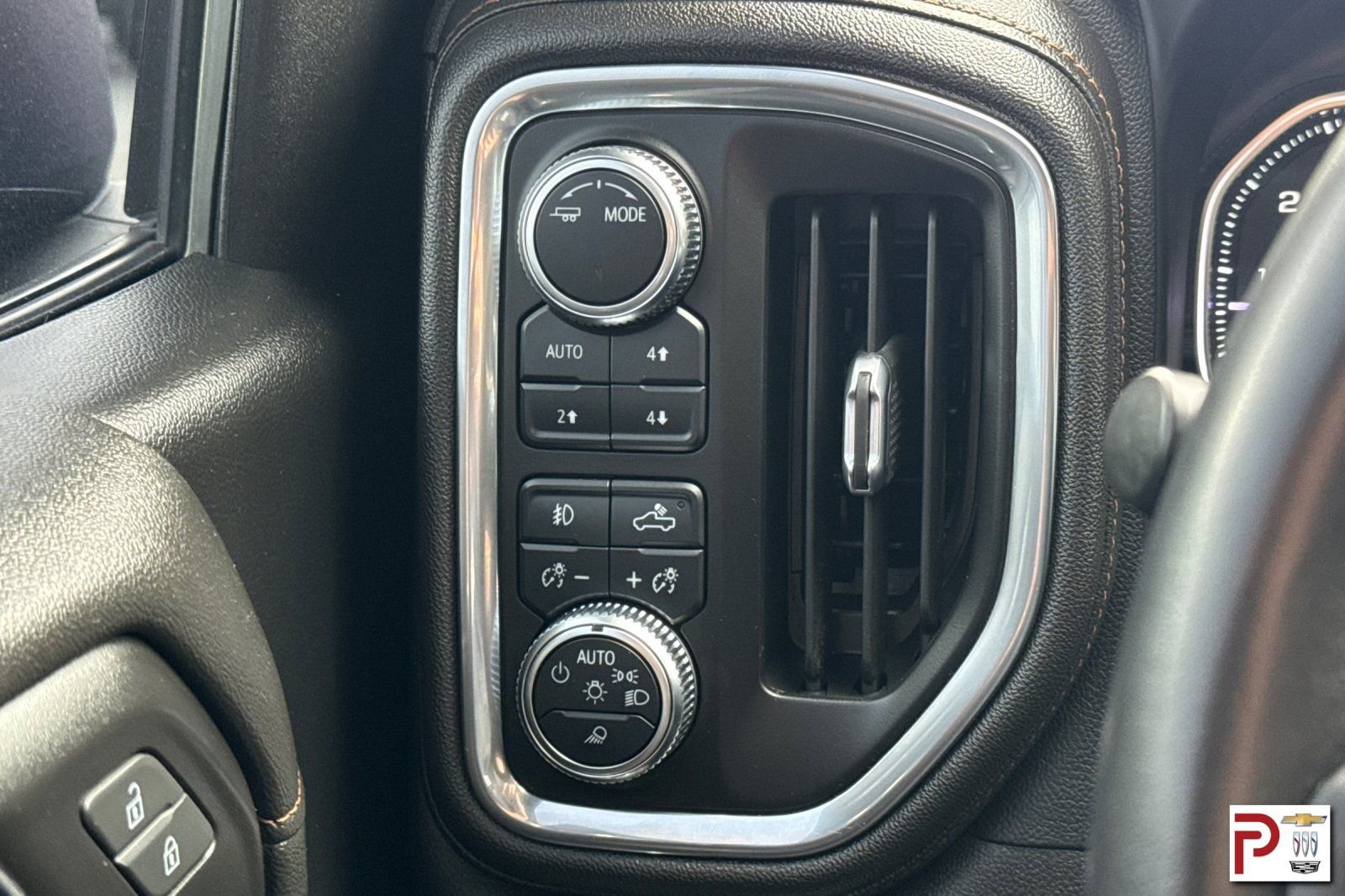 Certified 2022 GMC Sierra 1500 AT4 w/ AT4 Preferred Package image 32