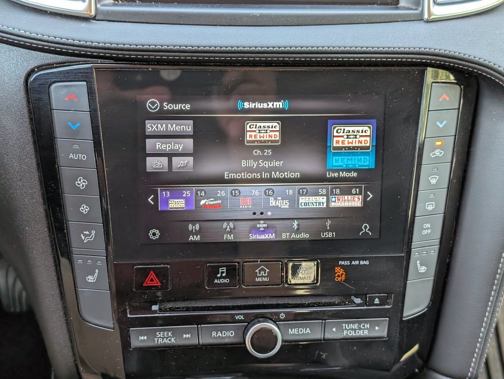 Used 2023 INFINITI QX50 Luxe AWD/4WD image 16
