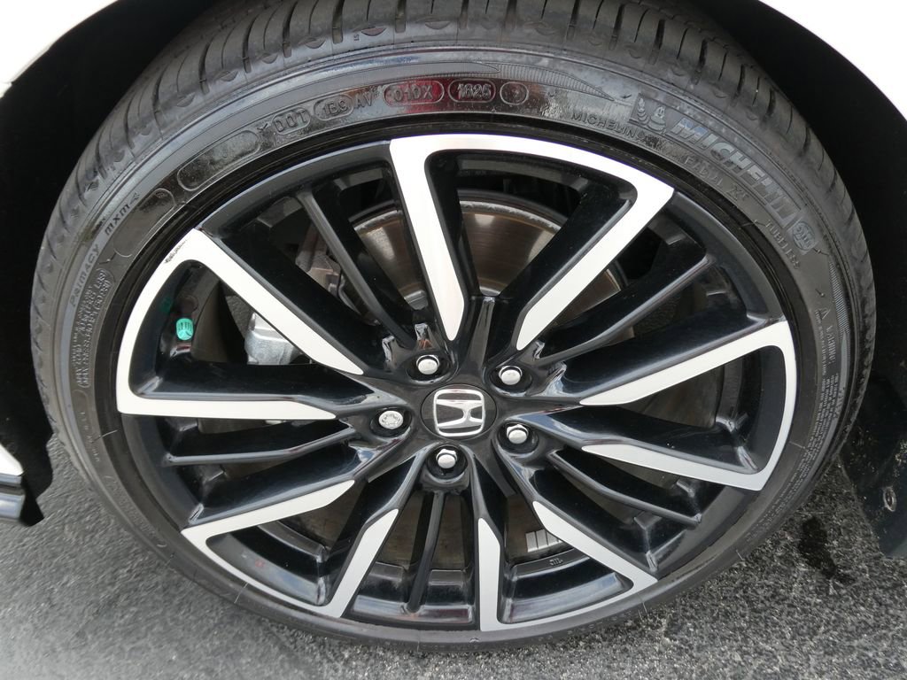 Used 2025 Honda Accord Touring image 11