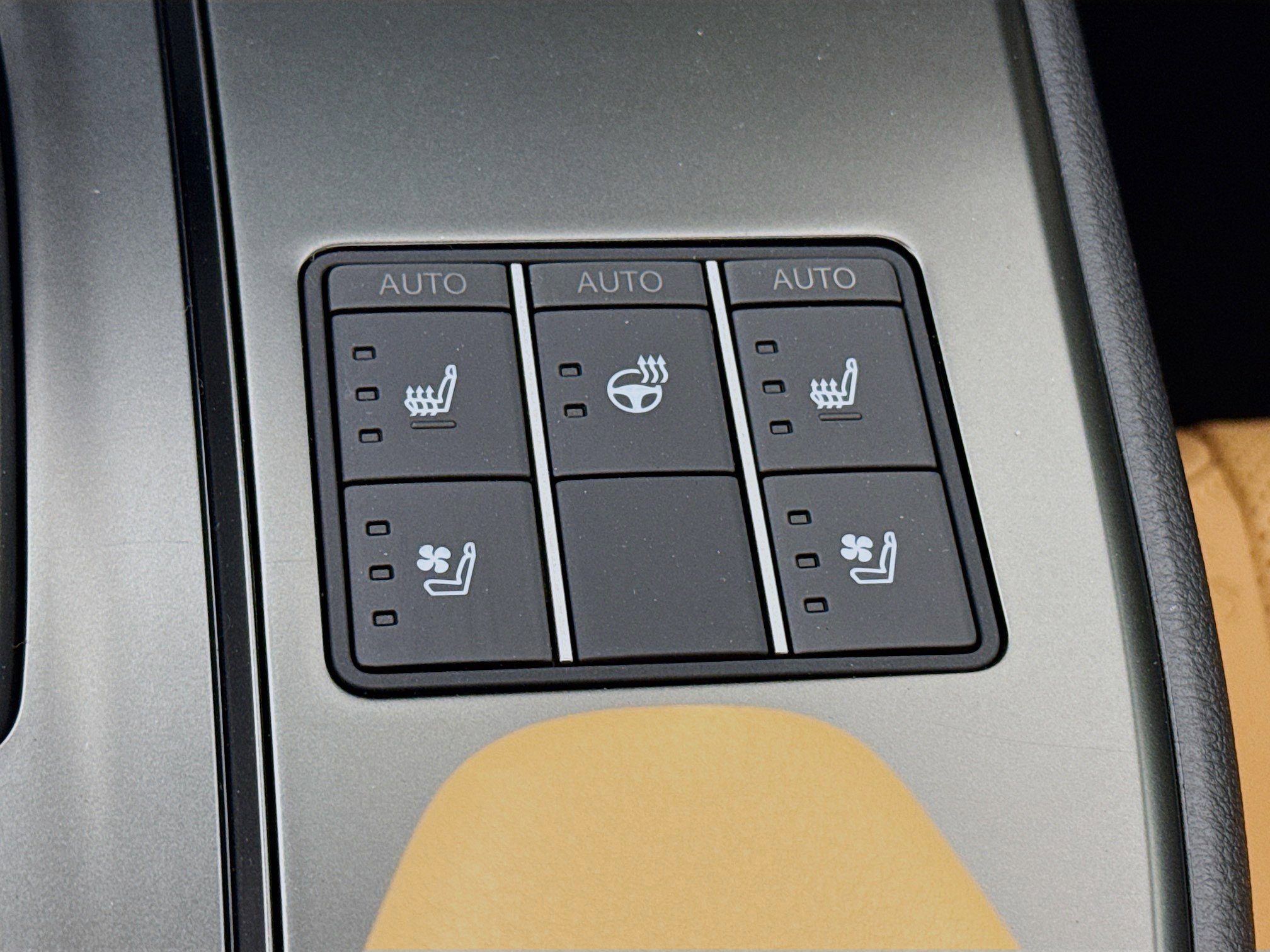 New 2026 Lexus UX 300h AWD w/ Accessory Package (2T) image 21