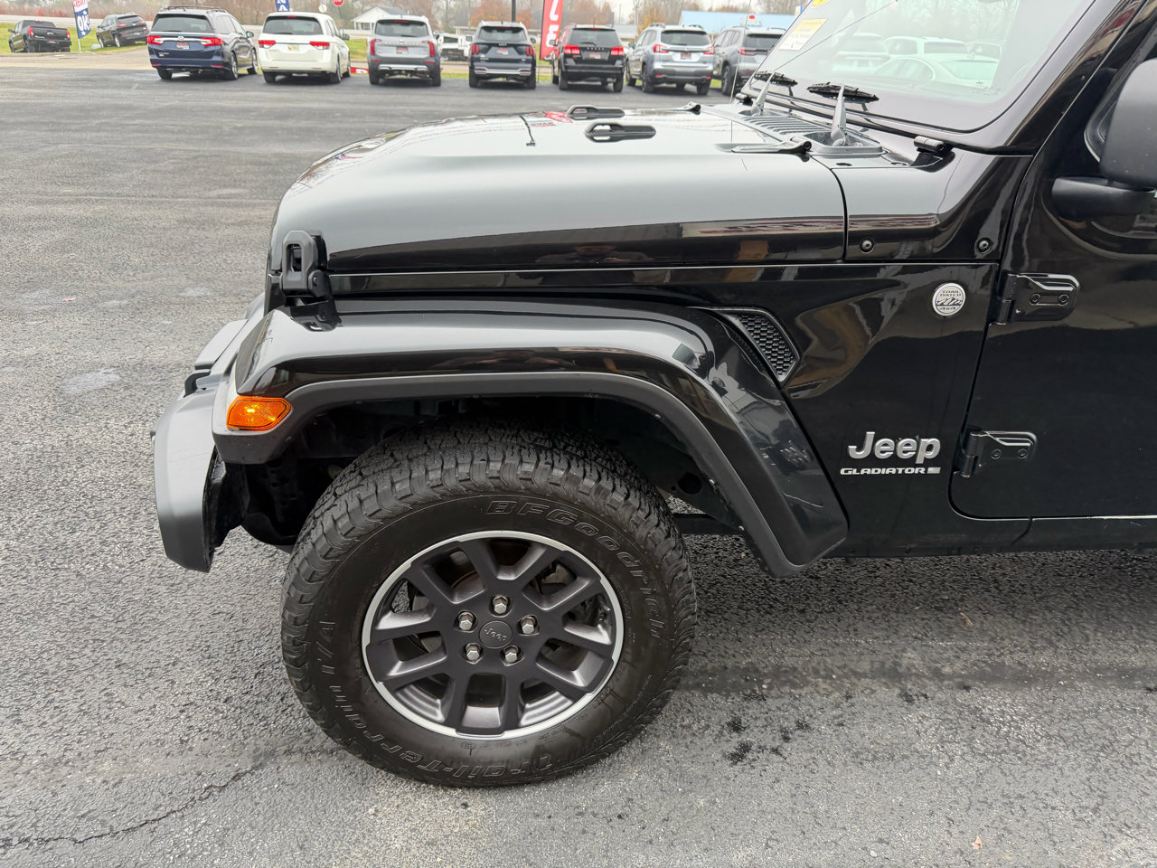 Used 2023 Jeep Gladiator Overland image 11