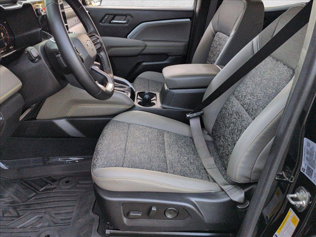 Used 2024 Chevrolet Colorado ZR2 w/ Safety Package AWD/4WD image 23
