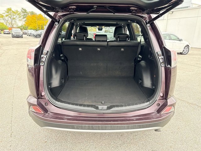 Used 2017 Toyota RAV4 SE image 24