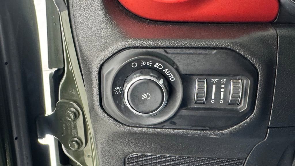 Used 2020 Jeep Wrangler Unlimited Rubicon image 32