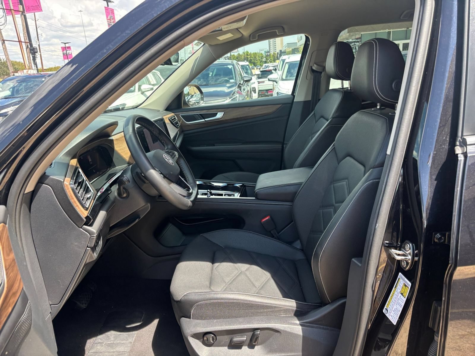 Used 2026 Volkswagen Atlas SE AWD/4WD image 28