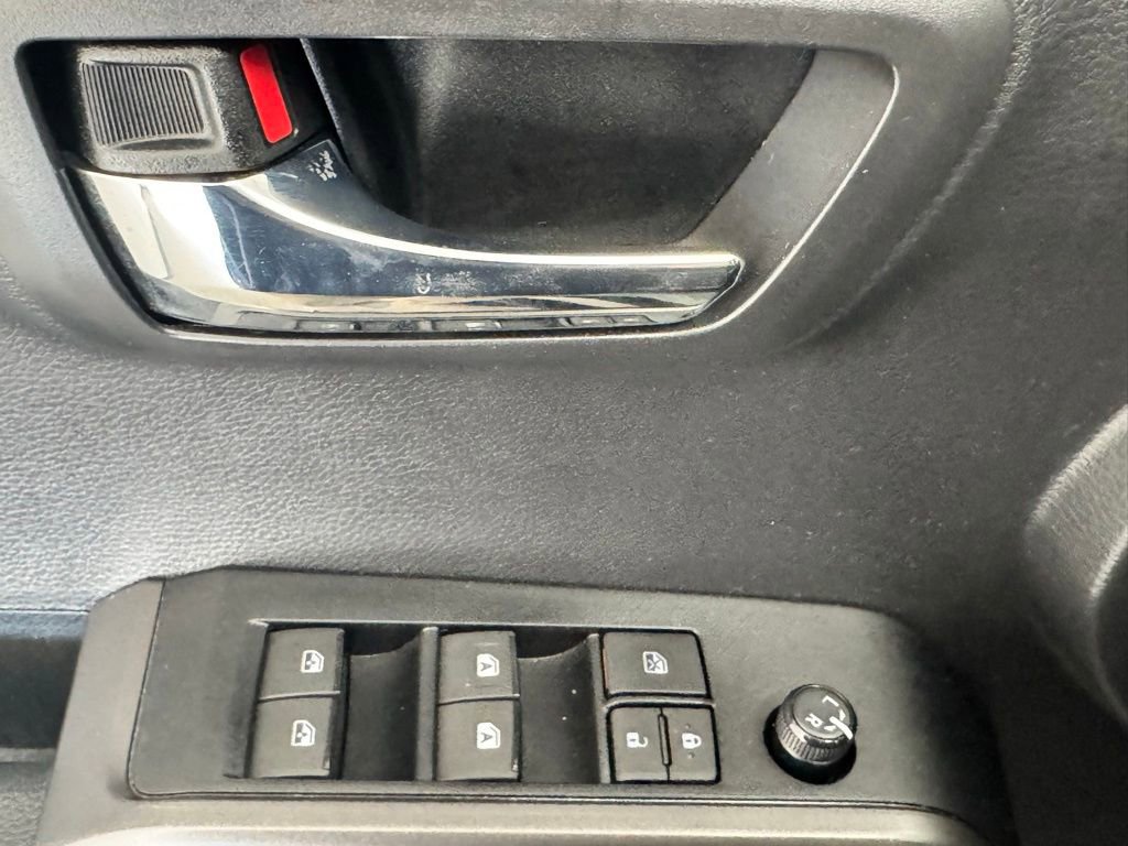 Used 2022 Toyota Tacoma TRD Sport w/ Technology Package image 12