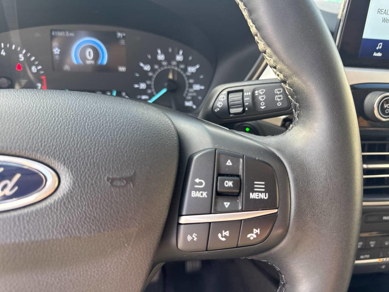 Used 2022 Ford Escape SE w/ SE Sport Appearance Package image 19