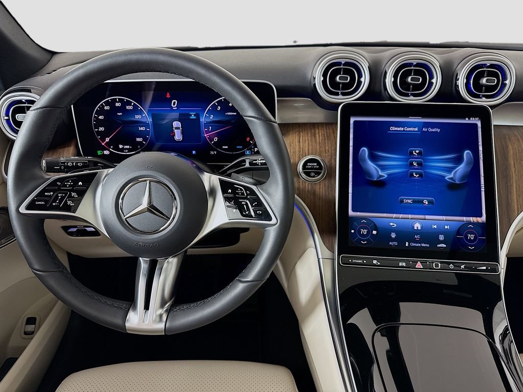 Used 2025 Mercedes-Benz GLC 300 4MATIC image 24