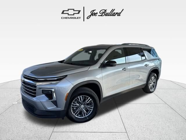 Used 2025 Chevrolet Traverse LT