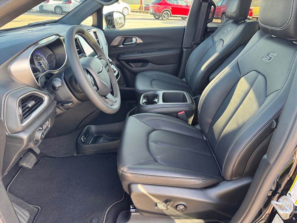 New 2026 Chrysler Pacifica Select w/ S Appearance Package AWD/4WD image 9