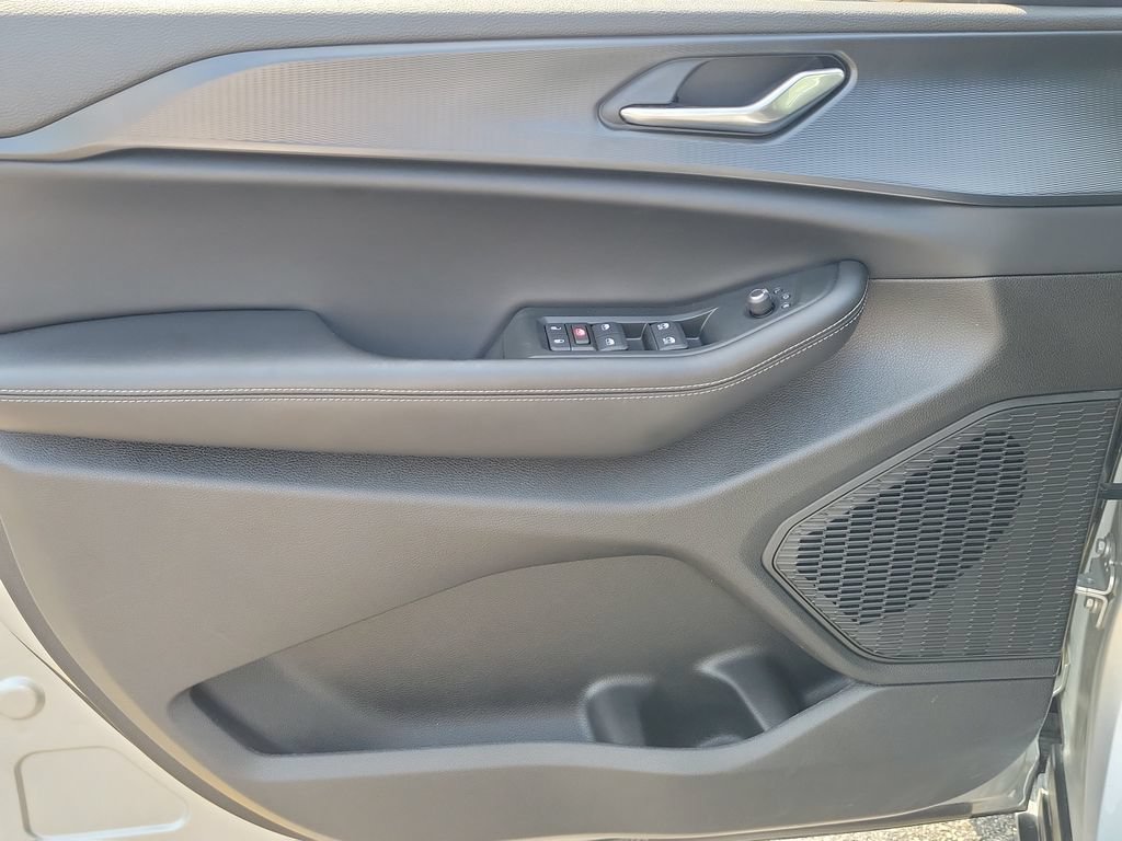 Certified 2025 Jeep Grand Cherokee Laredo AWD/4WD image 19