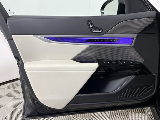 Certified 2023 BMW 760i xDrive image 10