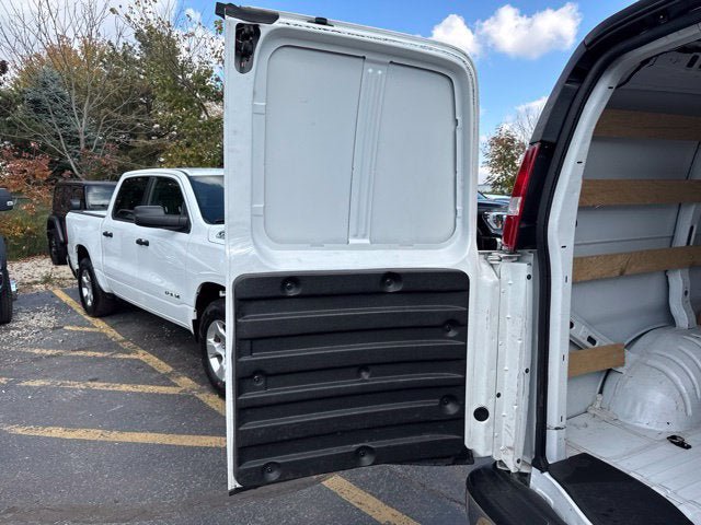 Used 2025 GMC Savana 2500 w/ Driver Convenience Package RWD image 19