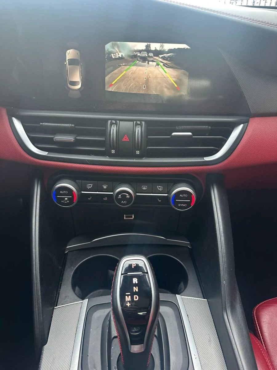 Used 2018 Alfa Romeo Giulia Ti Sport w/ Quick Order Package 22S Sport AWD/4WD image 20