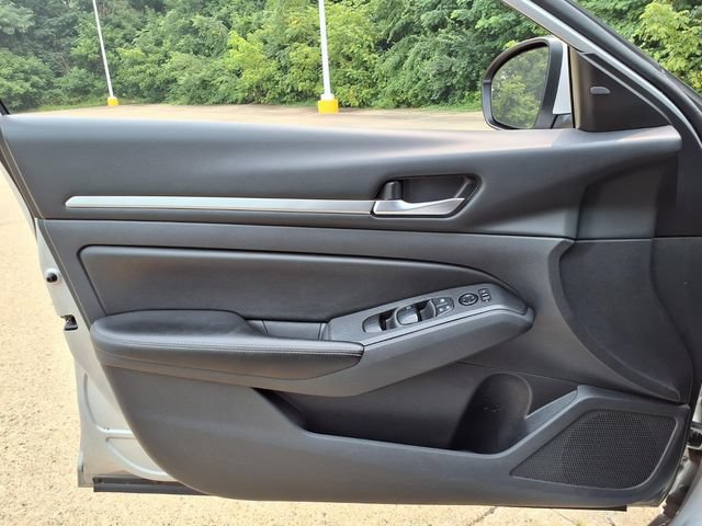Used 2022 Nissan Altima 2.5 SV FWD image 13
